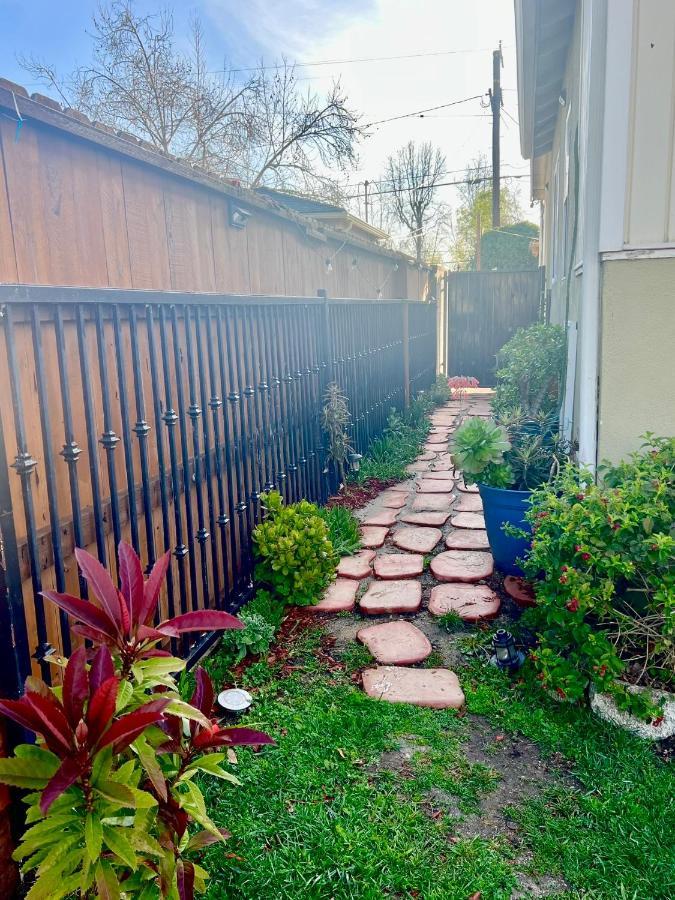 Sweet Tuscan Dreams-Private Entrance & Bathroom With Patio Los Ángeles Exterior foto